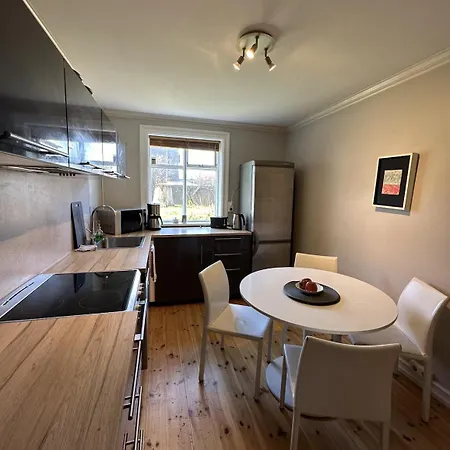 Apartament Urban Escape 2-bedroom Haven With Private Entrance
